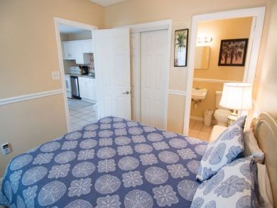 Ground Floor Poolside One Bedroom Vacation Rental Bradenton